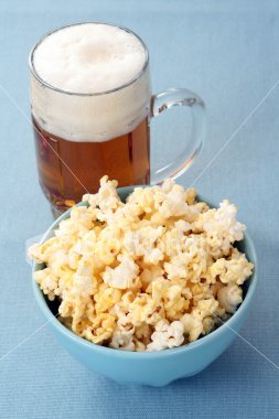 ist2_5942166-bowl-of-popcorn-and-beer.jpg