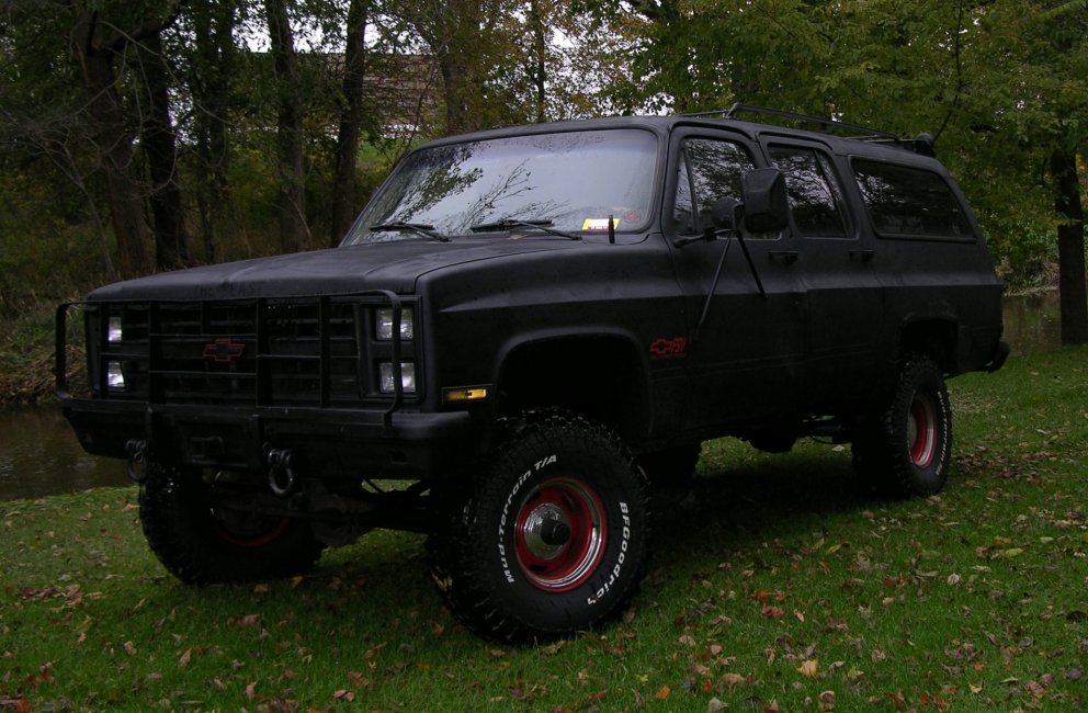 87  Suburban black FL.jpg