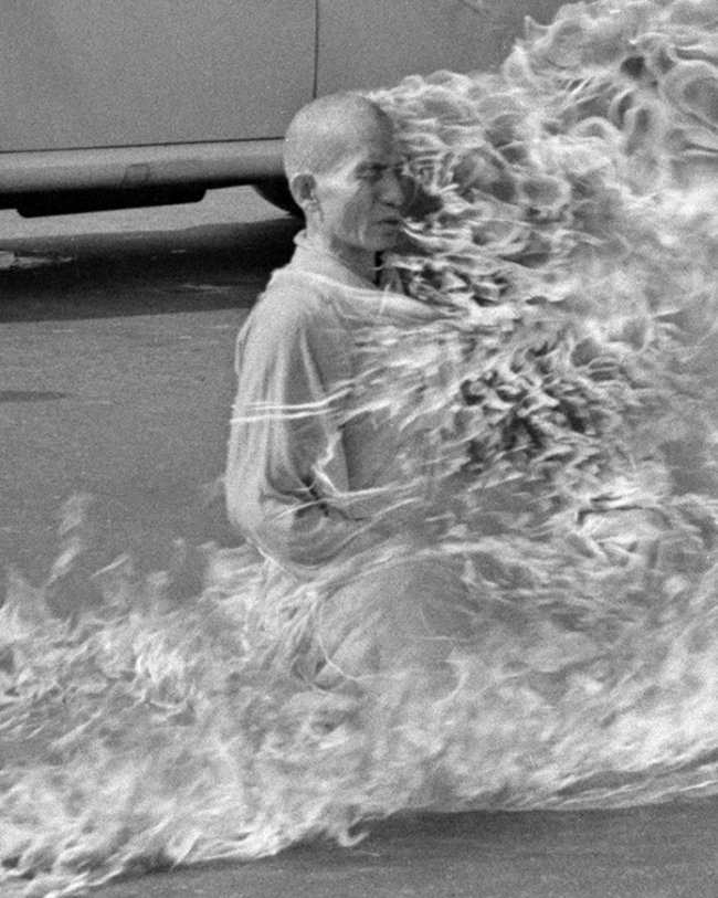 Detail,_Thích_Quảng_Đức_self-immolation_(cropped).jpg