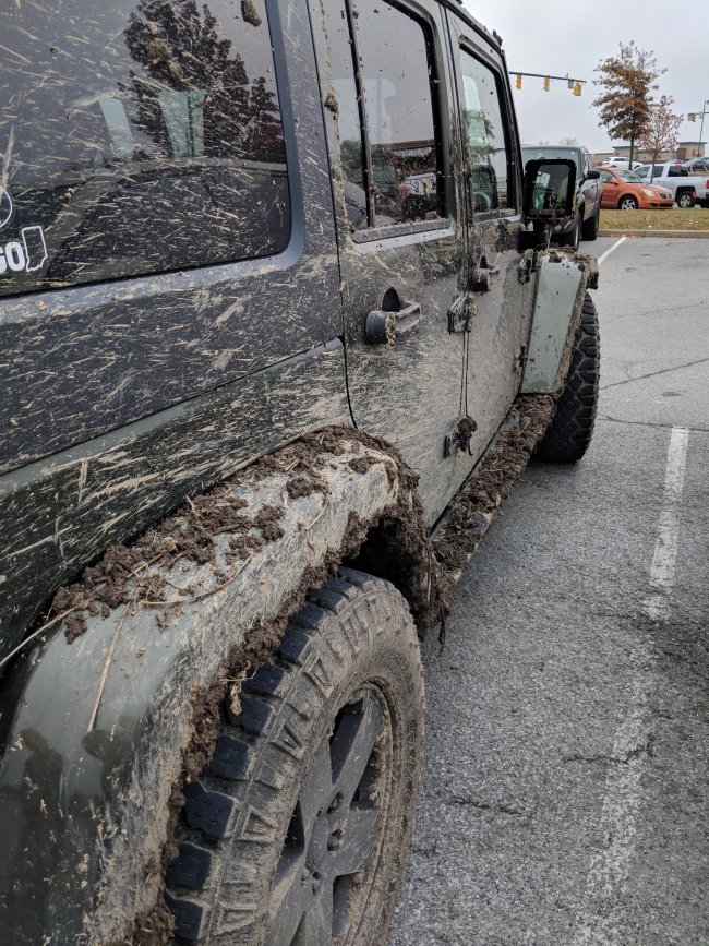 Muddy jeep 3.jpg