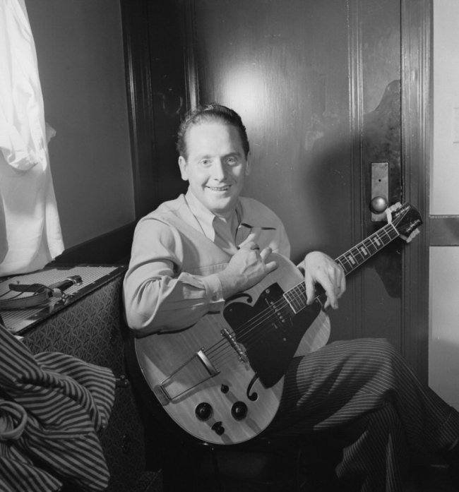 Les_Paul,_ca._Jan._1947_(William_P._Gottlieb_07001).jpg