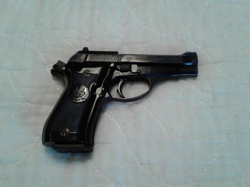 Beretta 84BB 2.jpg