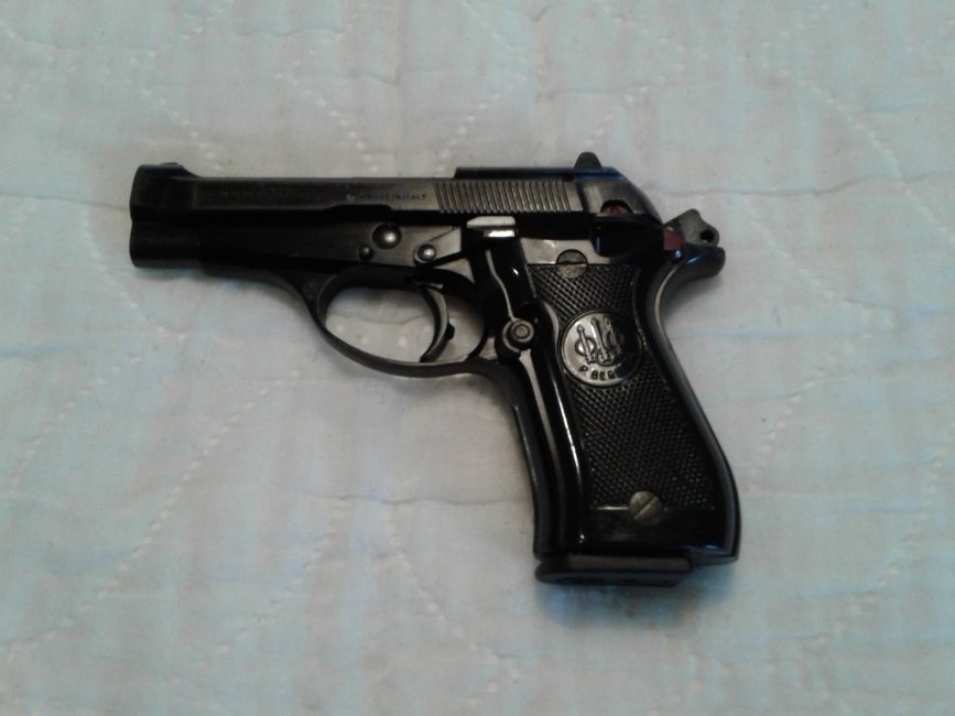 Beretta 84BB 1.jpg