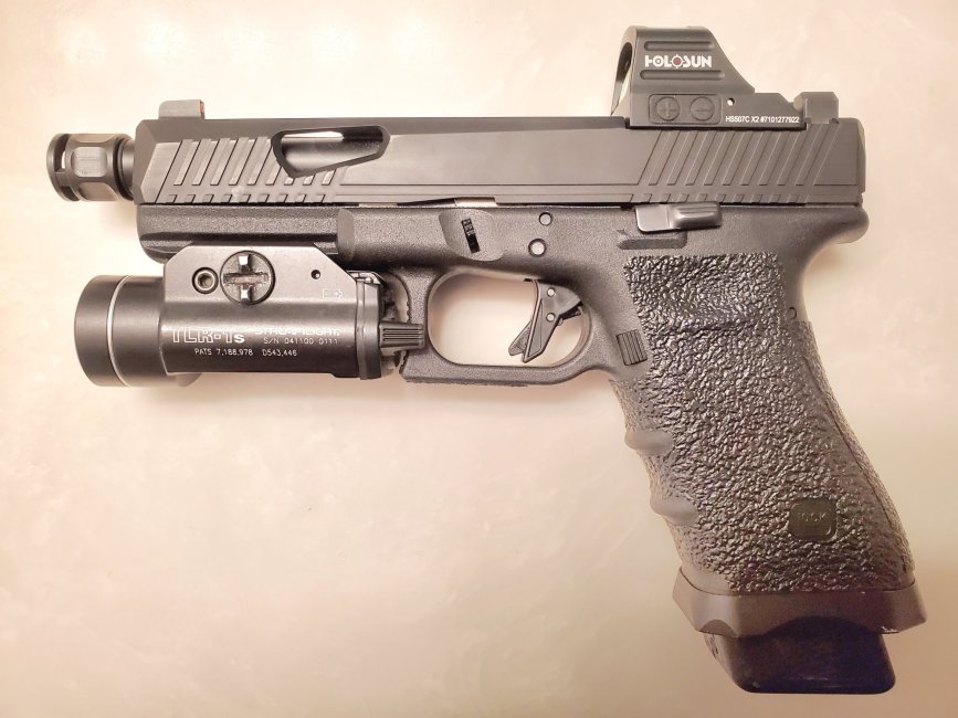 Glock 17 (Gen 3) MOS & Griffon Micro Comp LS.jpg