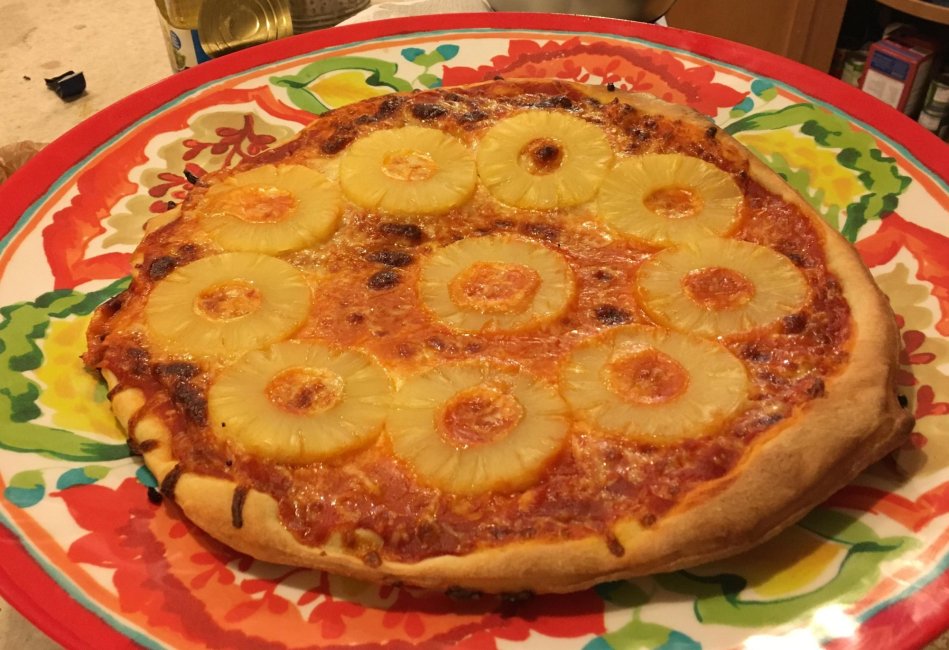 pineapple pizza.jpg