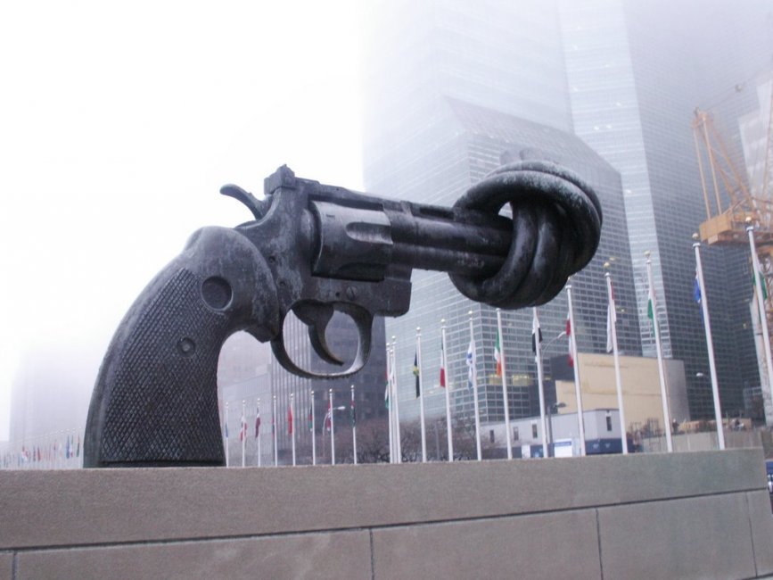 un-headquarters-new-york-gun-statue.jpg