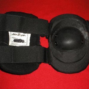 hatch elbow pads