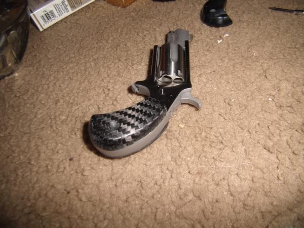 carbon grips on NAA .22 magnm revolver.